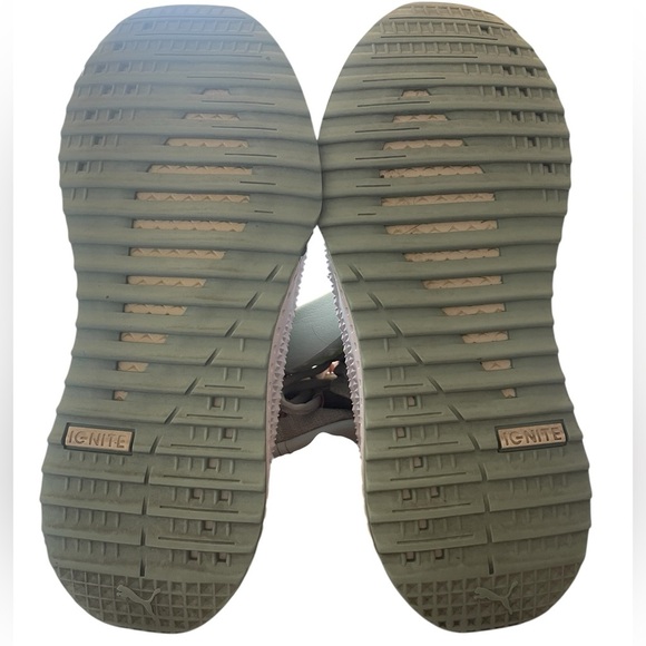 Puma Ignite Women’s Sneakers Size 6.5 - Picture 3 of 11